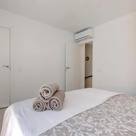 098 Traditional 2 Bed Pueblo Townhouse With Private Terrace