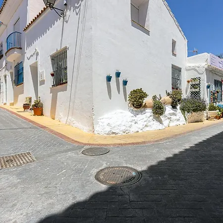 098 Traditional 2 Bed Pueblo Townhouse With Private Terrace