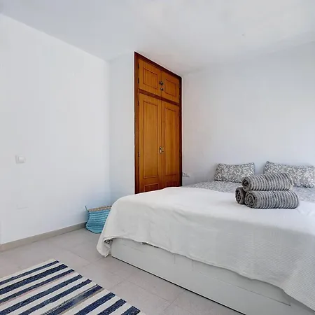 098 Traditional 2 Bed Pueblo Townhouse With Private Terrace Holiday home Benalmadena