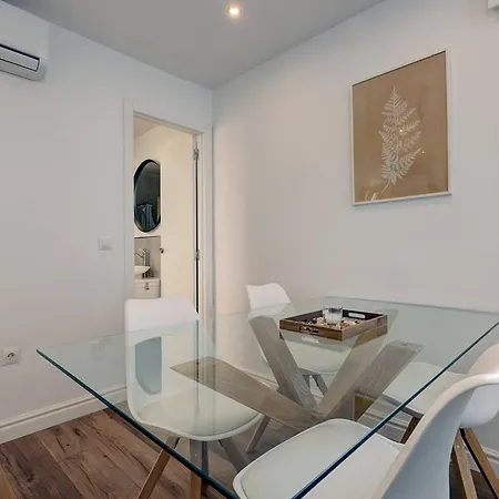 098 Traditional 2 Bed Pueblo Townhouse With Private Terrace *